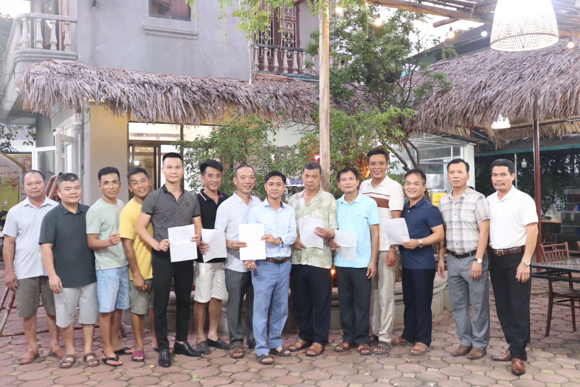 Tinh hoa nghề gốm - Khúc hát từ đất, lửa và lòng người Tinh hoa nghề gốm - Khúc hát từ đất, lửa và lòng người