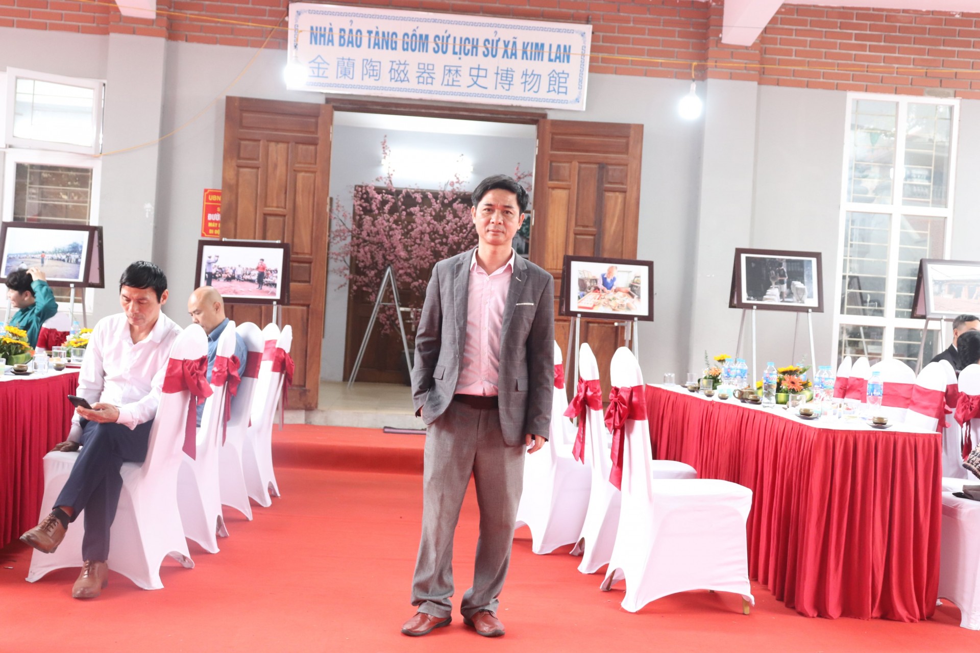 Tinh hoa nghề gốm - Khúc hát từ đất, lửa và lòng người Tinh hoa nghề gốm - Khúc hát từ đất, lửa và lòng người