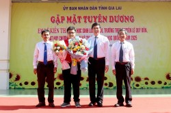 Gia Lai đón mừng “chàng trai vàng” Lê Kiến Thành trở về từ đấu trường Olympic Tin học quốc tế