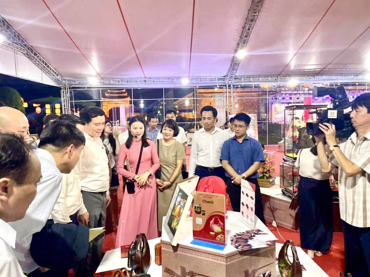 Khai mạc Hội chợ quà tặng Thủ đô năm 2025