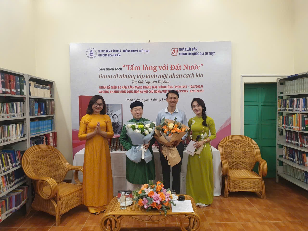 Giao lưu và giới thiệu cuốn sách “Tấm lòng với Đất nước” của nhà ngoại giao Nguyễn Thị Bình