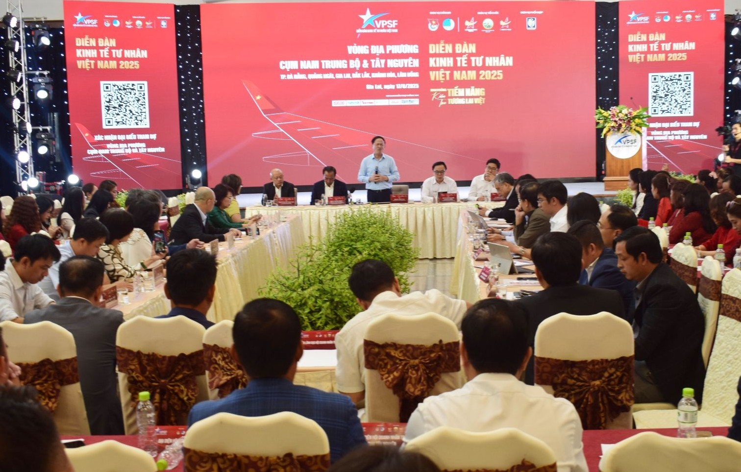 Gia Lai khơi thông động lực phát triển kinh tế tư nhân, thay đổi nhận thức và kiến tạo niềm tin Gia Lai khơi thông động lực phát triển kinh tế tư nhân, thay đổi nhận thức và kiến tạo niềm tin