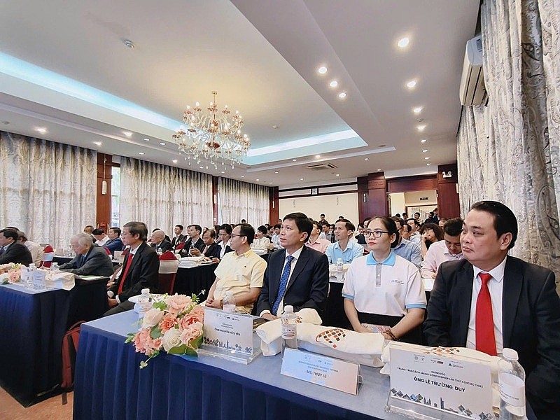 Đông đảo đại diện các cơ quan, sở, ban ngành đến tham dự 