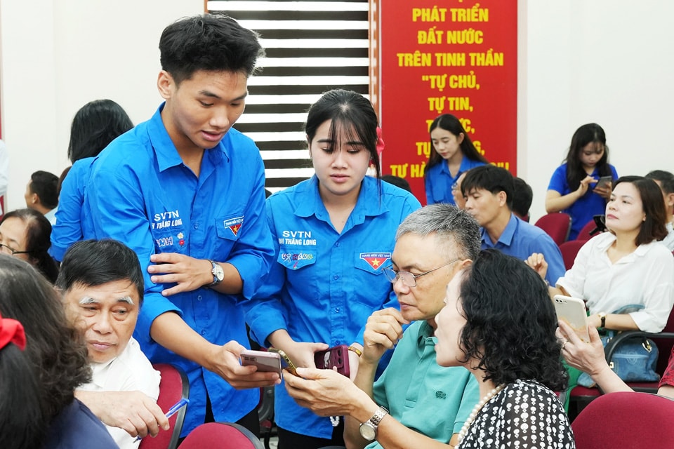 doan-vien-thanh-nien.jpg