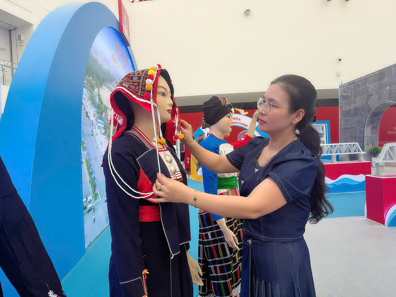 Chạy đua thời gian hoàn tất gian trưng bày Triển lãm Thành tựu đất nước 80 năm - ảnh 6