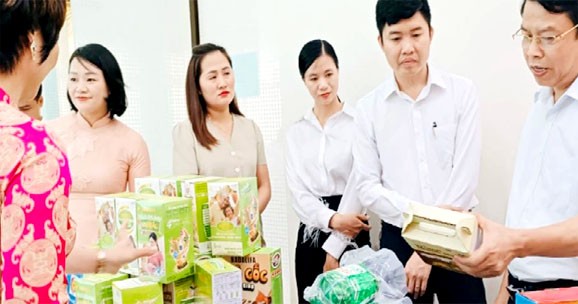 Thực phẩm Tứ Phương vinh dự đại diện các doanh nghiệp tỉnh nhà tham dự “Hội nghị kết nối giao thương, xúc tiến thương mại nông lâm thủy sản giữa TP Hà Nội và Tỉnh Ninh Bình, Nghệ An, Lâm Đồng” tổ chức tại Hà Nội.