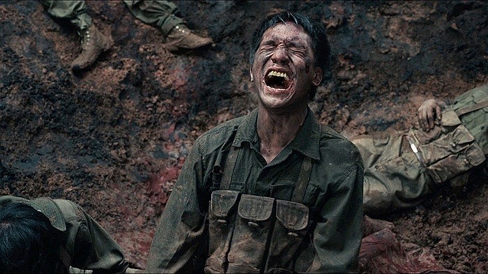 Hòa bình vẫn phải đánh đổi bằng máu, bằng nước mắt của người chiến sĩ Hòa bình vẫn phải đánh đổi bằng máu, bằng nước mắt của người chiến sĩ