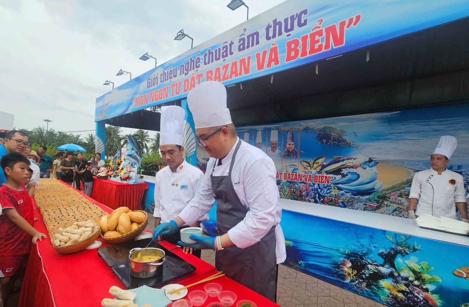 Lễ hội “Tinh hoa Đại ngàn - Biển xanh hội tụ” bản giao hưởng nghệ thuật - văn hóa - du lịch đặc sắc của Gia Lai Lễ hội “Tinh hoa Đại ngàn - Biển xanh hội tụ” bản giao hưởng nghệ thuật - văn hóa - du lịch đặc sắc của Gia Lai