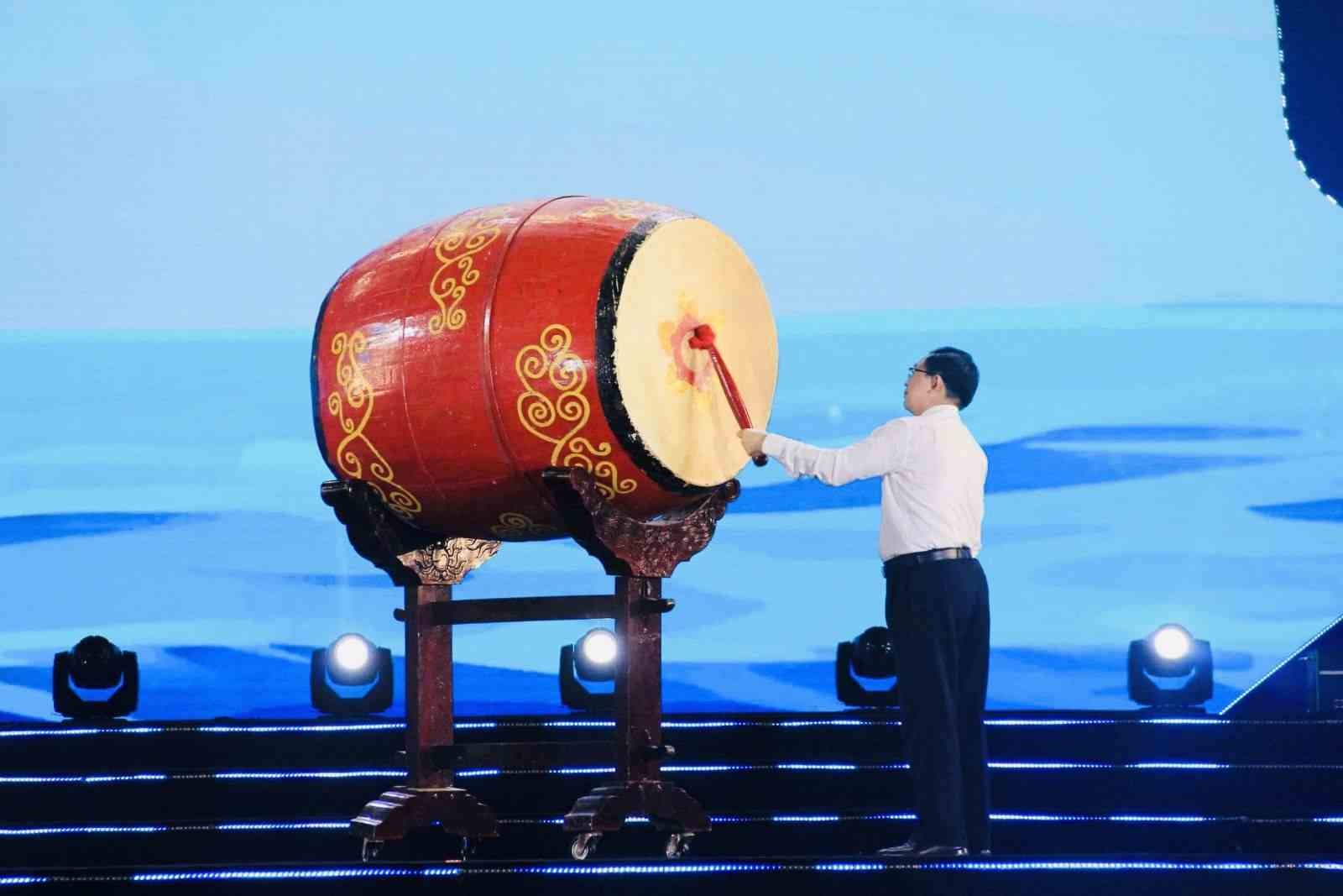 Lễ hội “Tinh hoa Đại ngàn - Biển xanh hội tụ” bản giao hưởng nghệ thuật - văn hóa - du lịch đặc sắc của Gia Lai Lễ hội “Tinh hoa Đại ngàn - Biển xanh hội tụ” bản giao hưởng nghệ thuật - văn hóa - du lịch đặc sắc của Gia Lai