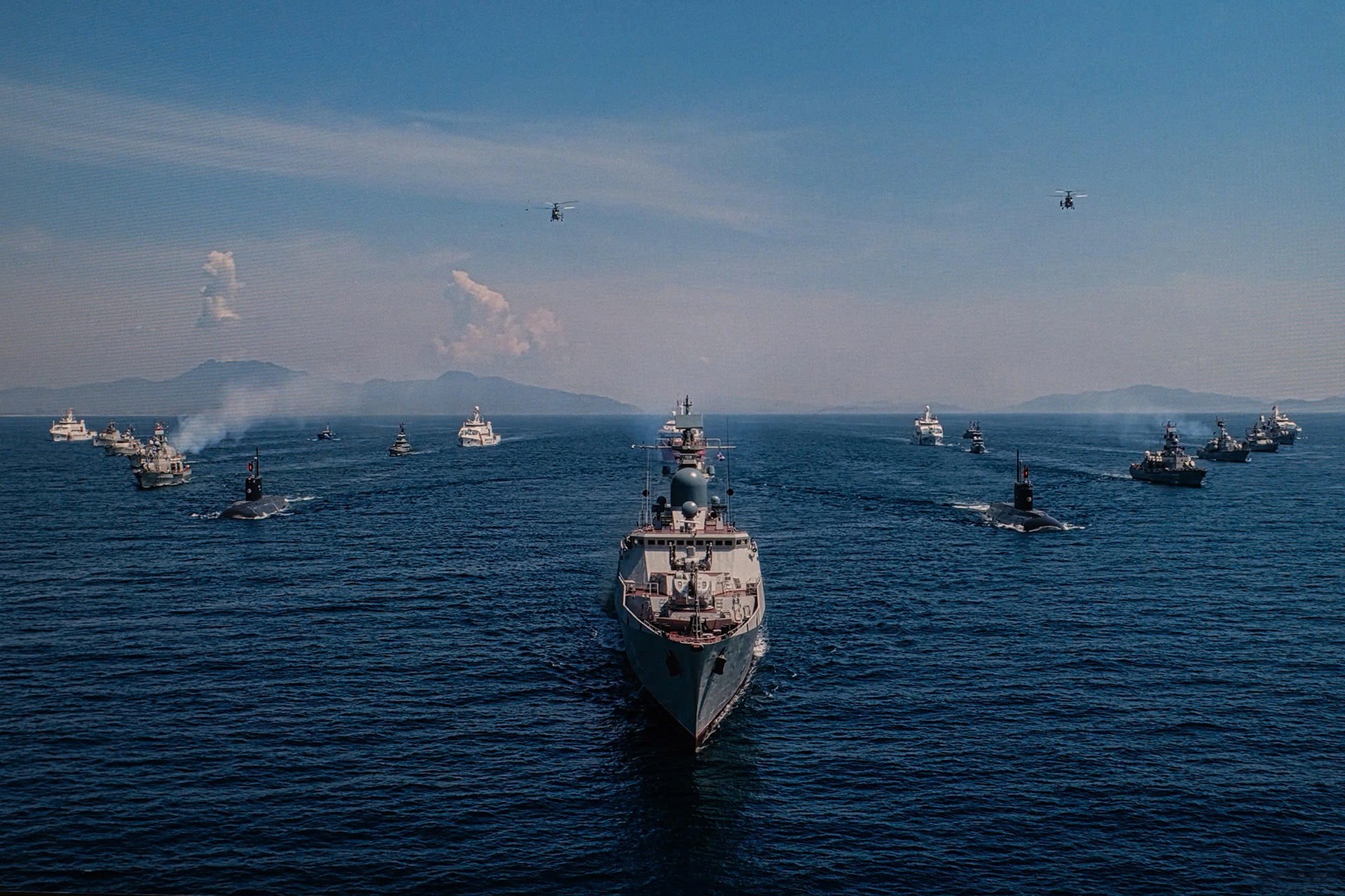 Trong không khí trang nghiêm, tự hào kỷ niệm 80 năm Cách mạng tháng Tám thành công và Quốc khánh sáng 2/9 tại vùng biển Cam Ranh (tỉnh Khánh Hòa), Quân chủng Hải quân chủ trì tổ chức diễu binh các lực lượng vũ trang trên biển, với sự tham gia của Hải quân nhân dân Việt Nam, Cảnh sát biển Việt Nam, Bộ đội Biên phòng, Hải đội Dân quân thường trực cùng nhiều phương tiện, khí tài hiện đại Trong không khí trang nghiêm, tự hào kỷ niệm 80 năm Cách mạng tháng Tám thành công và Quốc khánh sáng 2/9 tại vùng biển Cam Ranh (tỉnh Khánh Hòa), Quân chủng Hải quân chủ trì tổ chức diễu binh các lực lượng vũ trang trên biển, với sự tham gia của Hải quân nhân dân Việt Nam, Cảnh sát biển Việt Nam, Bộ đội Biên phòng, Hải đội Dân quân thường trực cùng nhiều phương tiện, khí tài hiện đại