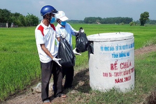 Hỗ trợ nông dân bảo vệ môi trường: cần giải pháp duy trì phong trào