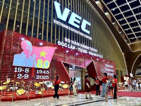 trien lam thanh tuu dat nuoc bao dam phuc vu tot nhat nhu cau cua nhan dan cho den khi ket thuc trien lam