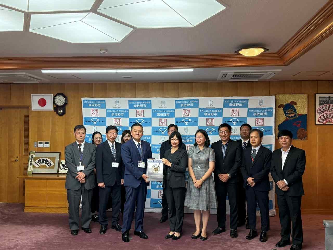 Thắt chặt tình hữu nghị giữa Gia Lai và Izumisano trong chuyến công tác của Phó Chủ tịch UBND tỉnh Gia Lai Nguyễn Thị Thanh Lịch tại Nhật Bản Thắt chặt tình hữu nghị giữa Gia Lai và Izumisano trong chuyến công tác của Phó Chủ tịch UBND tỉnh Gia Lai Nguyễn Thị Thanh Lịch tại Nhật Bản