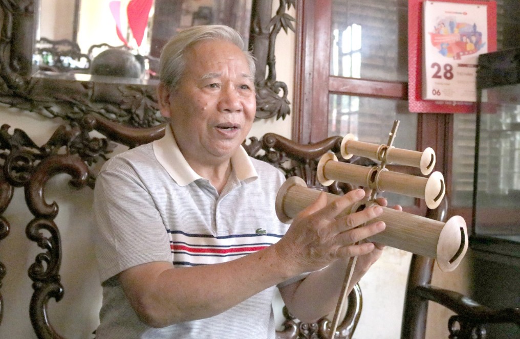 Nghệ nhân Nguyễn Hữu Kiêm - Người giữ hồn diều sáo làng Bá