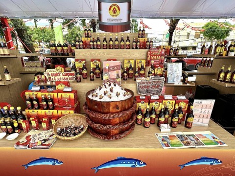 nuoc mam huynh khoa huong vi an giang cham chuan ocop 5 sao