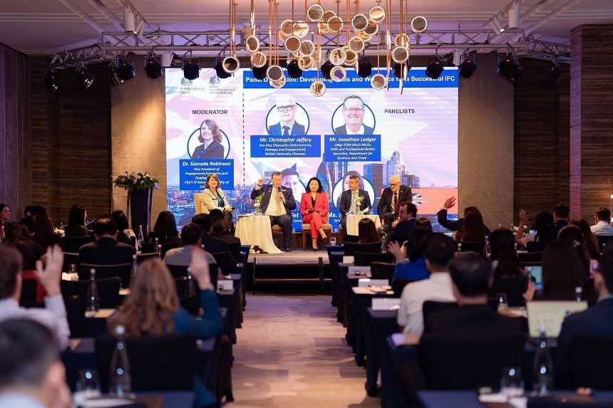 Toàn cảnh Hội nghị Cấp cao Vương quốc Anh - Việt Nam về Trung tâm Tài chính Quốc tế (IFC)