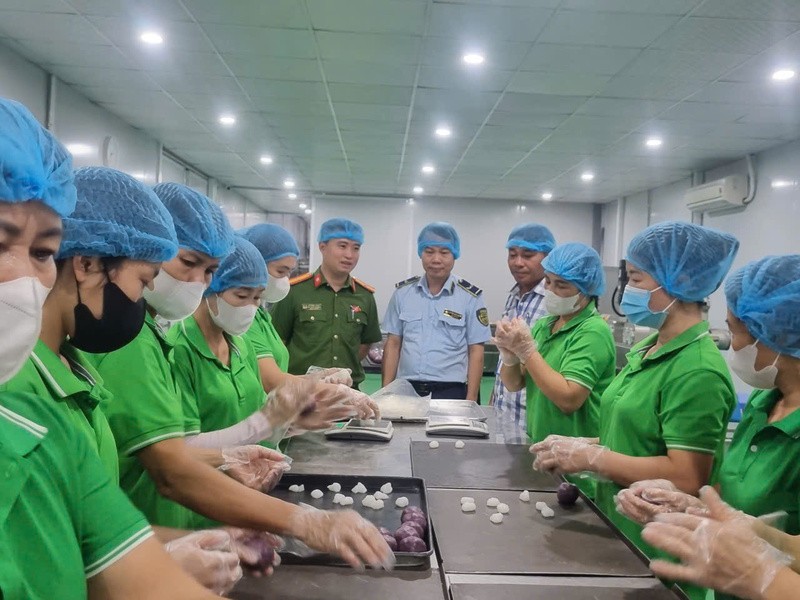 Kiểm tra chặt chẽ để đảm bảo an toàn thực phẩm Tết Trung thu 2025