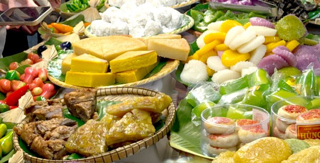 Trải nghiệm trang trí nón lá, xay lúa tại Thảo Cầm Viên Trải nghiệm trang trí nón lá, xay lúa tại Thảo Cầm Viên