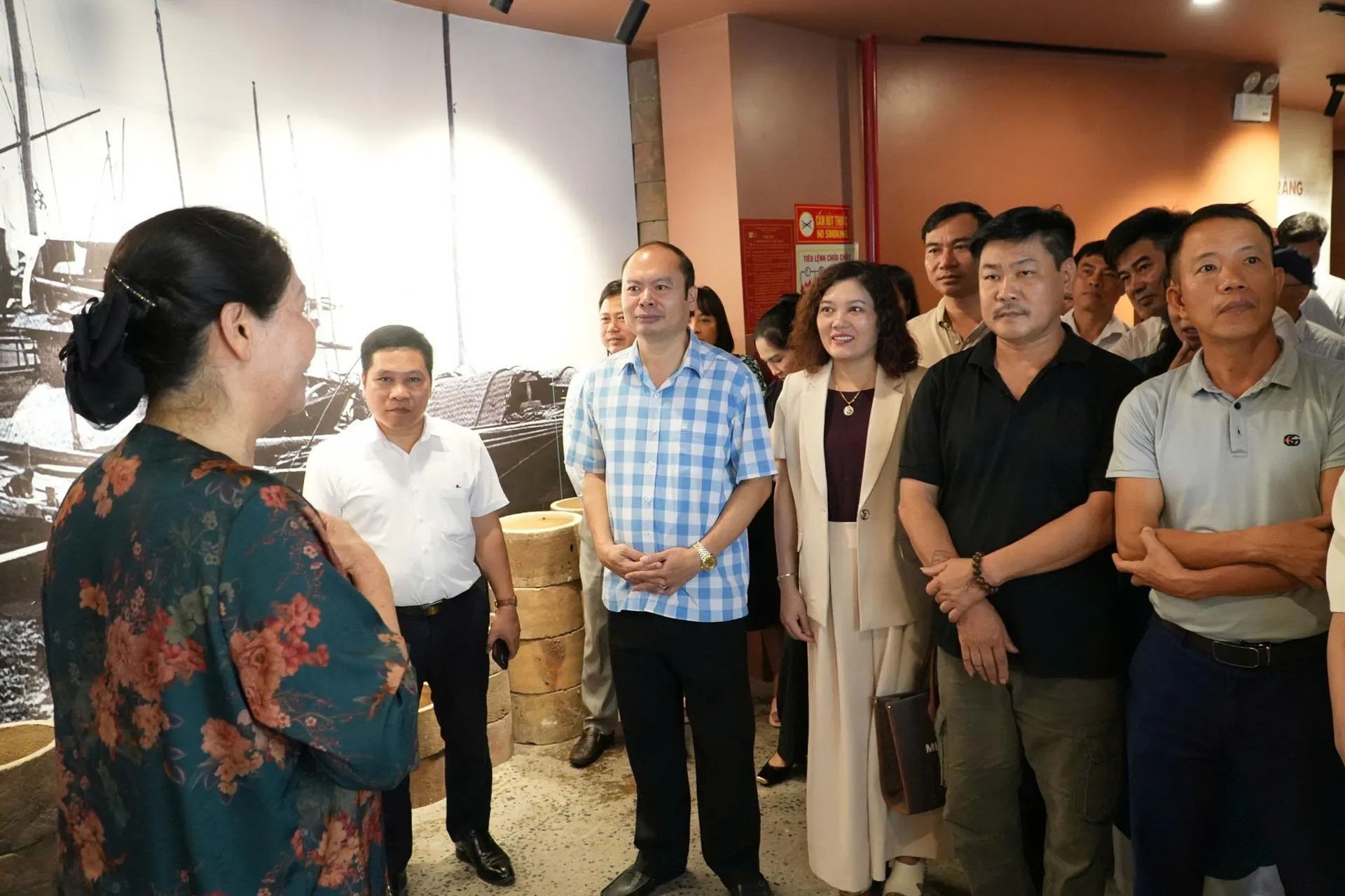 Xây dựng thương hiệu làng nghề khảm trai Chuyên Mỹ