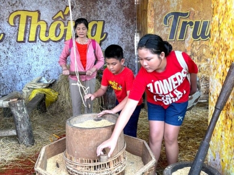trai nghiem trang tri non la xay lua tai thao cam vien