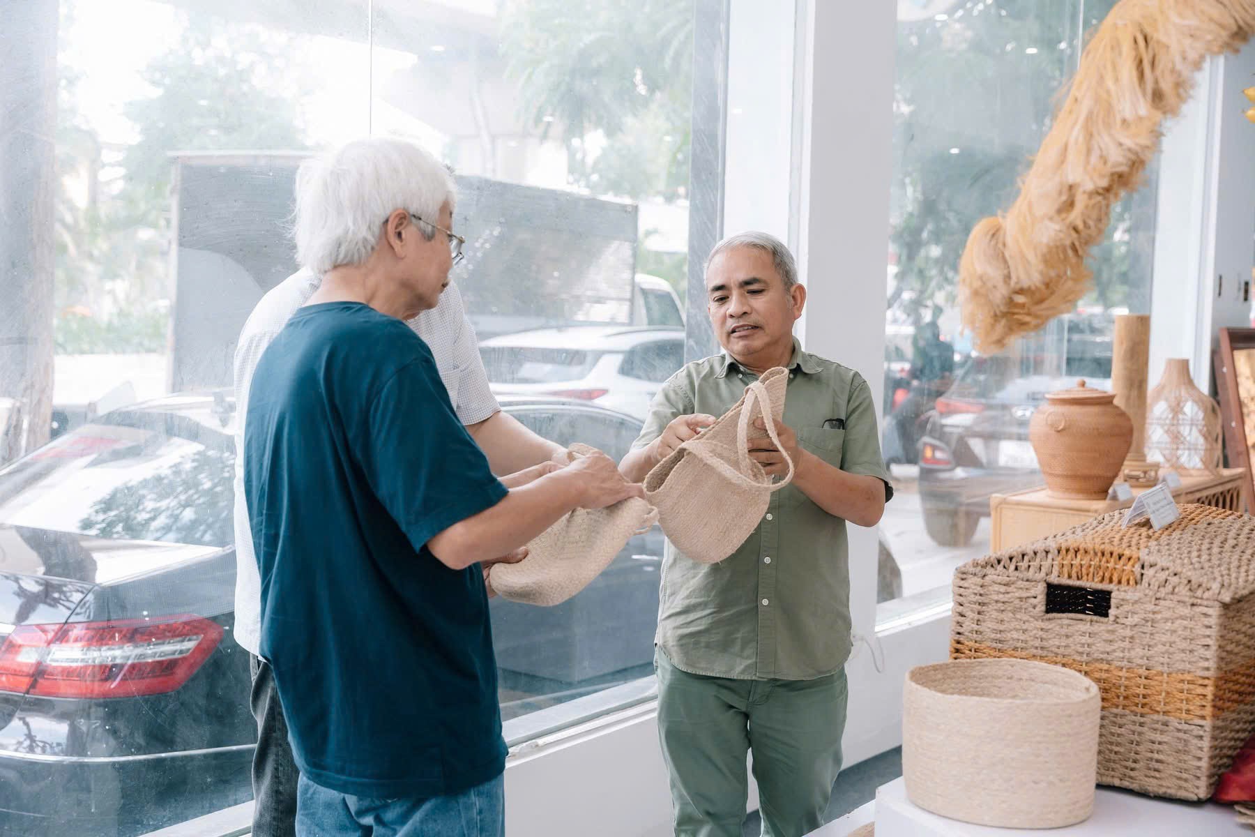 Triển lãm sản phẩm thủ công mỹ nghệ OCOP công nghiệp nông thôn tiêu biểu Thủ đô Triển lãm sản phẩm thủ công mỹ nghệ OCOP công nghiệp nông thôn tiêu biểu Thủ đô