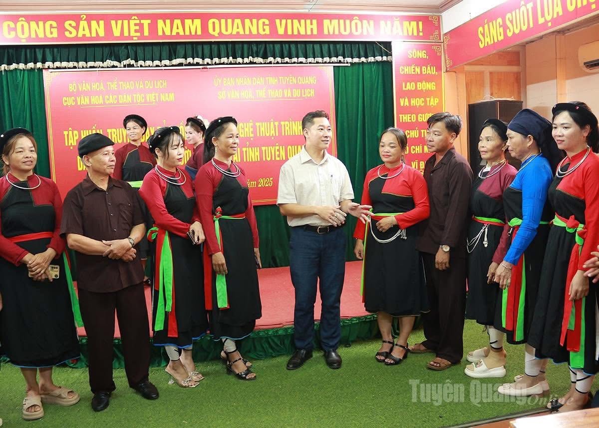 Bảo tồn và phát huy nghệ thuật hát Sình ca của người Cao Lan