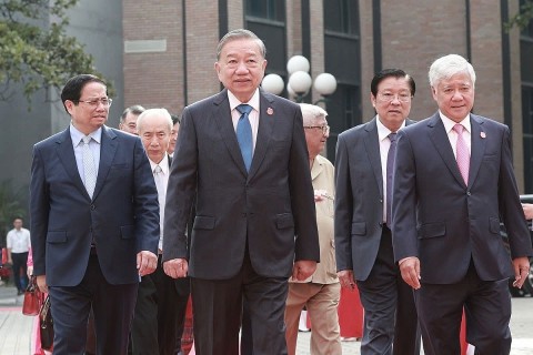 tong bi thu to lam du khai mac dai hoi dang bo mttq cac doan the trung uong lan thu i