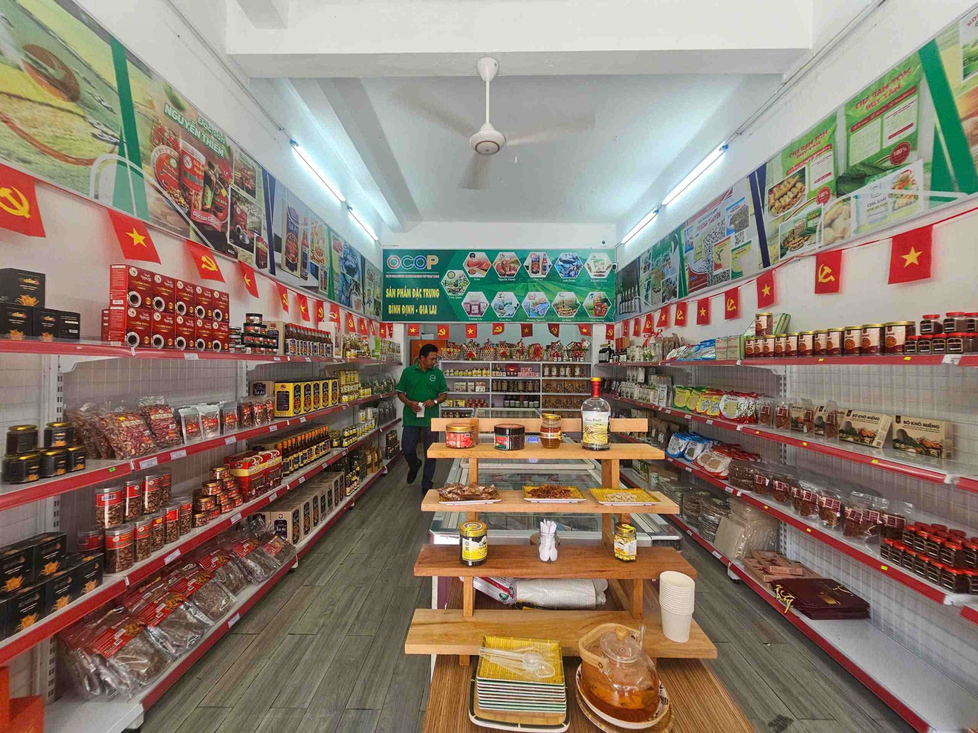 Không gian mới lạ tại cửa hàng OCOP Bình Định - Gia Lai, nơi hội tụ tinh hoa sản vật quê hương