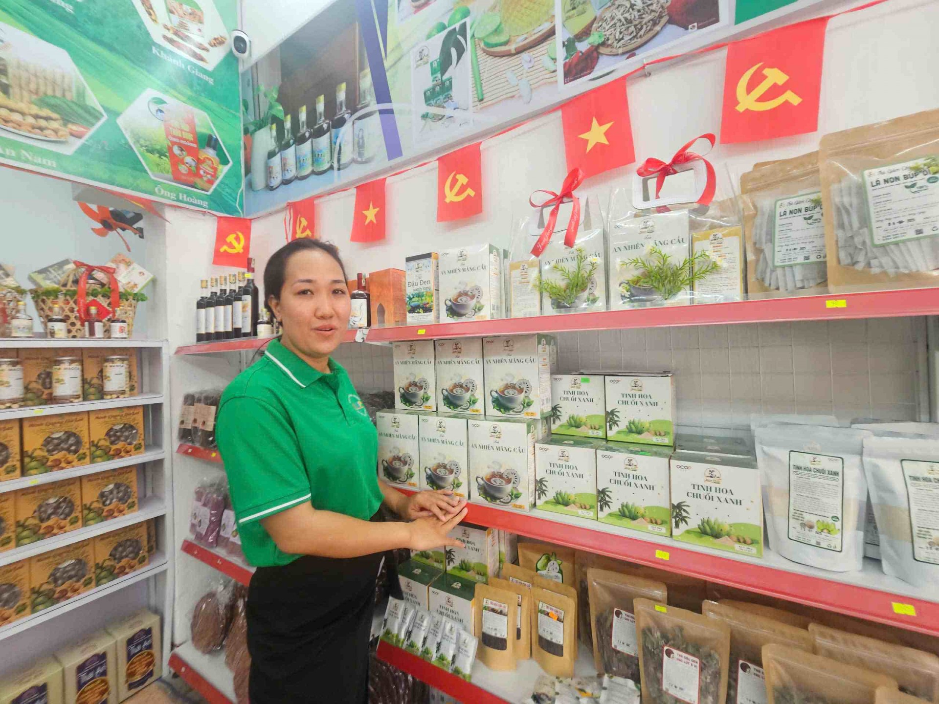 Không gian mới lạ tại cửa hàng OCOP Bình Định - Gia Lai, nơi hội tụ tinh hoa sản vật quê hương