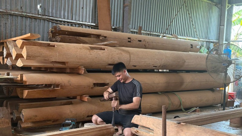 Từ kỹ nghệ cha ông đến khát vọng thế hệ trẻ ở làng mộc Phù Yên