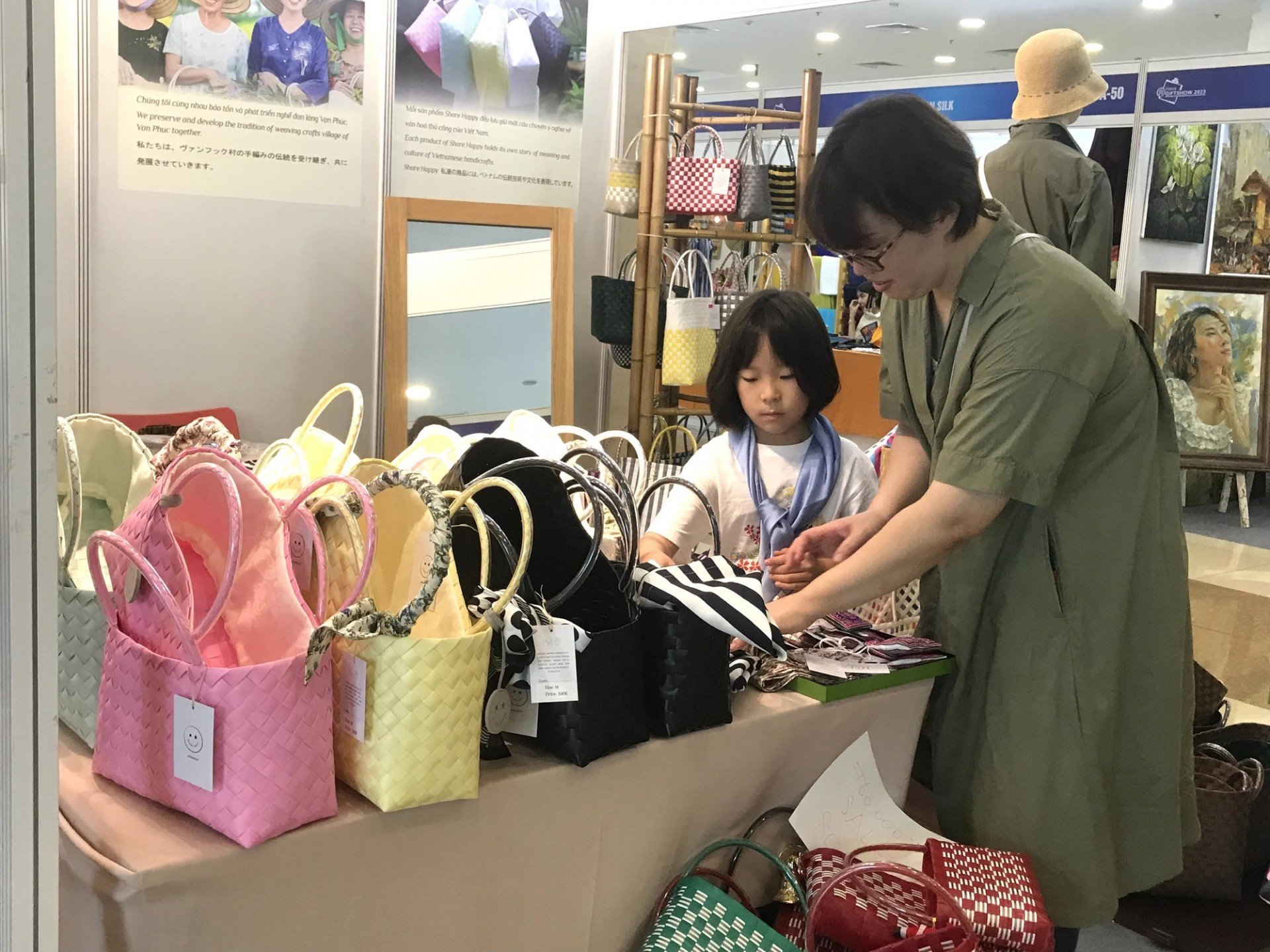 Phát huy tiềm năng, thế mạnh ngành thủ công mỹ nghệ trong phát triển du lịch Hà Nội