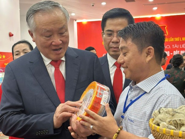 Đặc sản yến sào Cù Lao Ré  từ biển đảo Quảng Ngãi