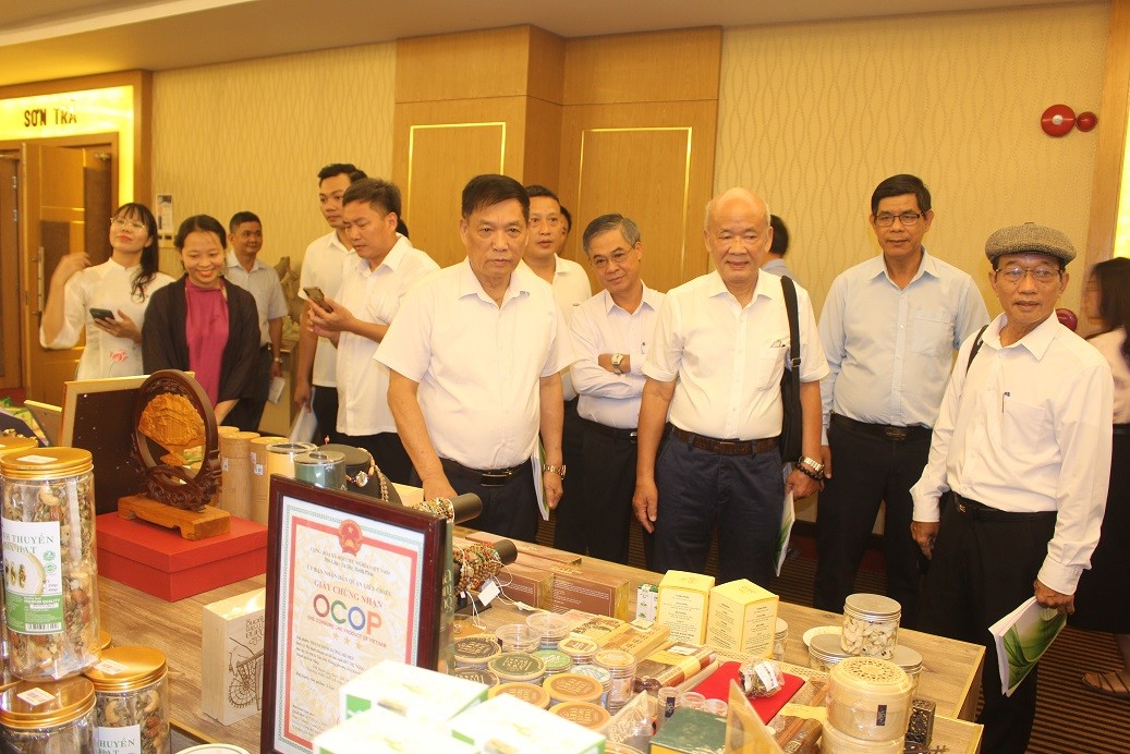 Đẩy mạnh bảo tồn và phát triển làng nghề Việt Nam trong giai đoạn mới Đẩy mạnh bảo tồn và phát triển làng nghề Việt Nam trong giai đoạn mới