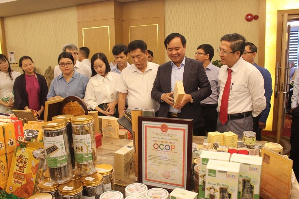 Đẩy mạnh bảo tồn và phát triển làng nghề Việt Nam trong giai đoạn mới Đẩy mạnh bảo tồn và phát triển làng nghề Việt Nam trong giai đoạn mới