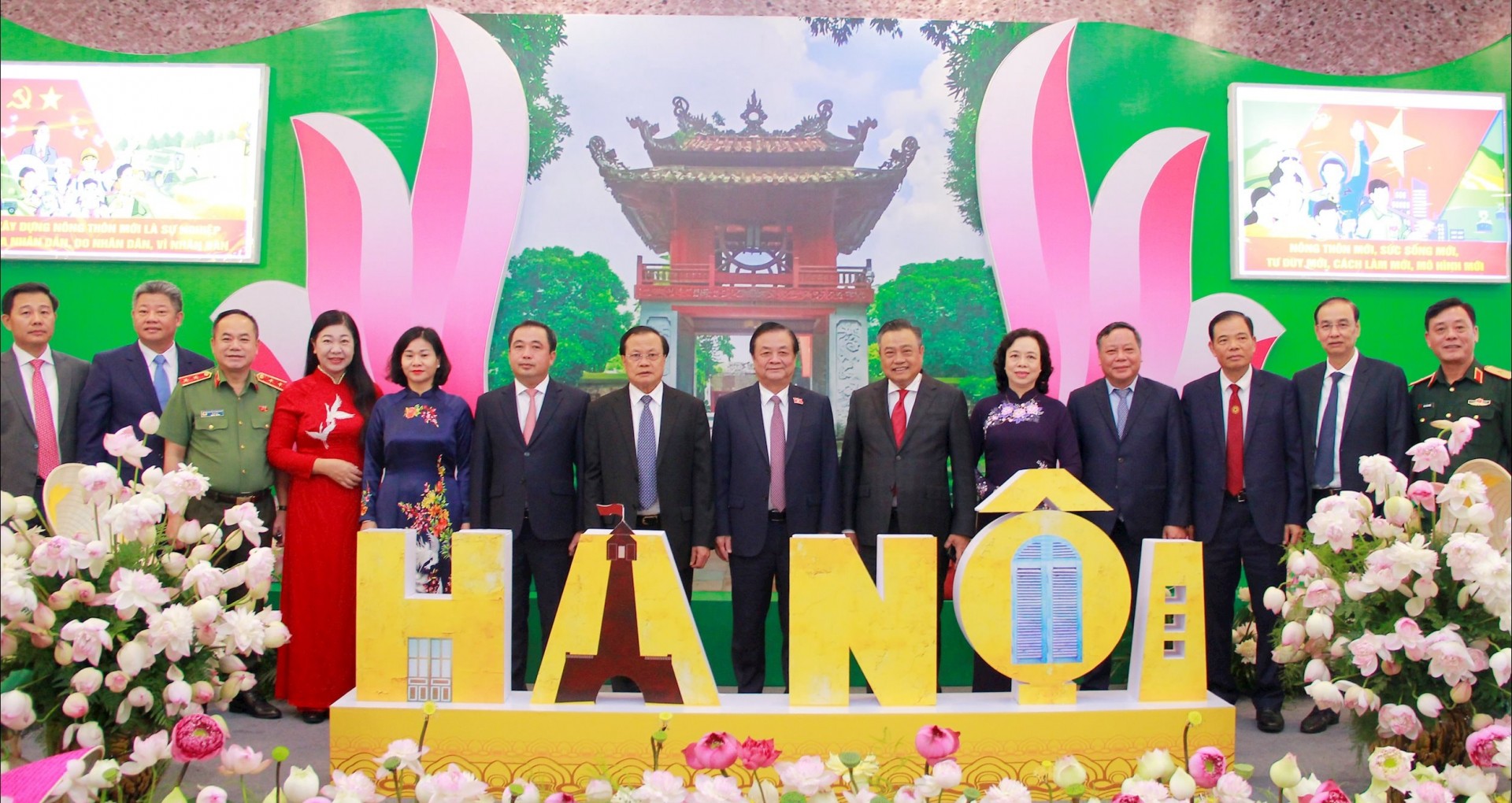 Hà Nội hoàn thành nhiệm vụ xây dựng nông thôn mới, đón Huân chương Lao động hạng Nhất