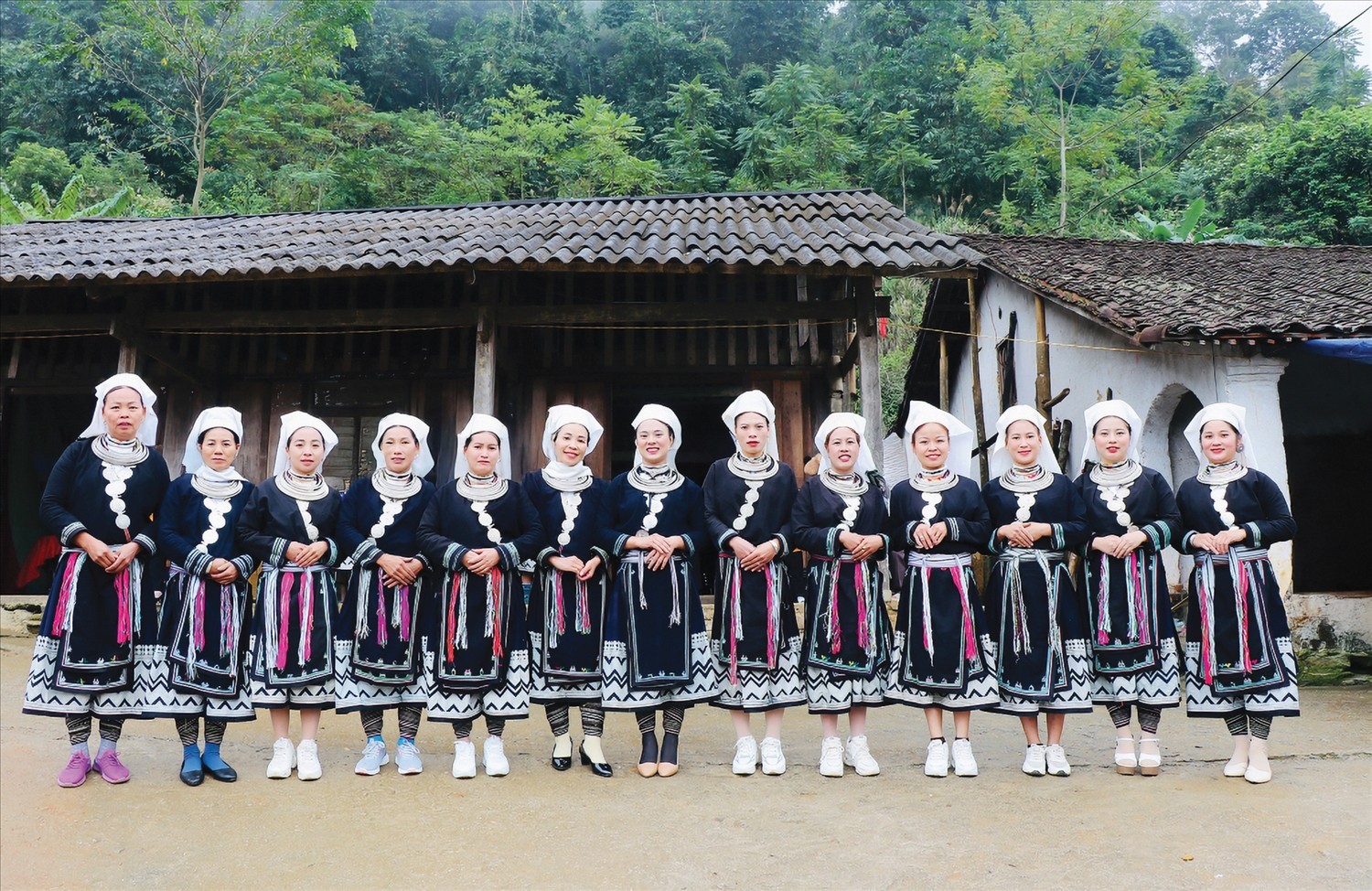 Gìn giữ hồn văn hóa Dao Tiền với nghề thổ cẩm Gìn giữ hồn văn hóa Dao Tiền với nghề thổ cẩm