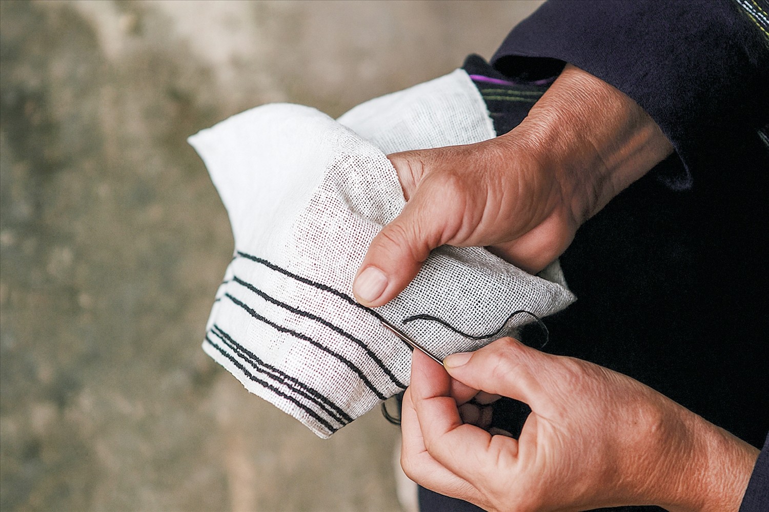 Gìn giữ hồn văn hóa Dao Tiền với nghề thổ cẩm Gìn giữ hồn văn hóa Dao Tiền với nghề thổ cẩm