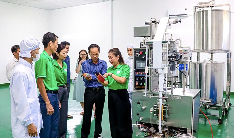 Ngành Công Thương Cà Mau đang đẩy nhanh tiến độ triển khai các đề án khuyến công, đồng thời chú trọng triển khai giải pháp nhằm đảm bảo hoàn thành kế hoạch. Ngành Công Thương Cà Mau đang đẩy nhanh tiến độ triển khai các đề án khuyến công, đồng thời chú trọng triển khai giải pháp nhằm đảm bảo hoàn thành kế hoạch.