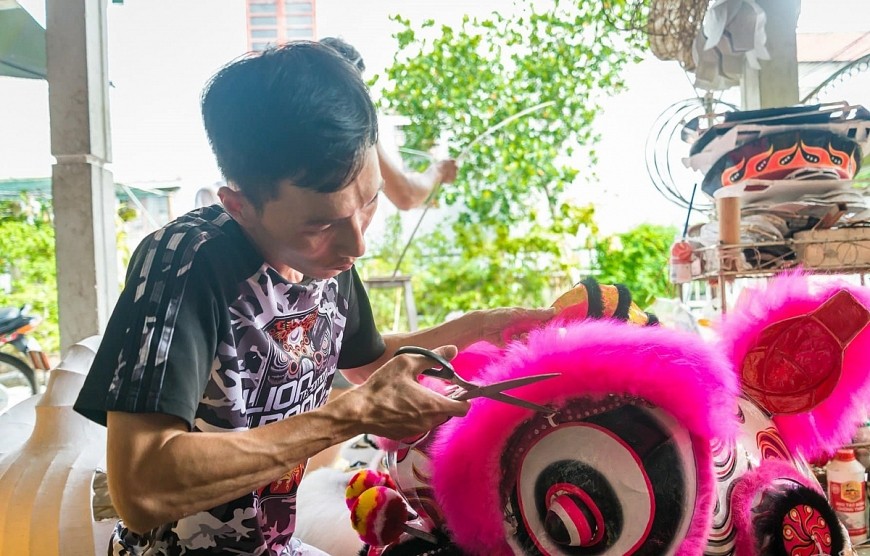 Nghề làm đầu lân ở Huế gìn giữ tinh hoa truyền thống hàng trăm năm Nghề làm đầu lân ở Huế gìn giữ tinh hoa truyền thống hàng trăm năm