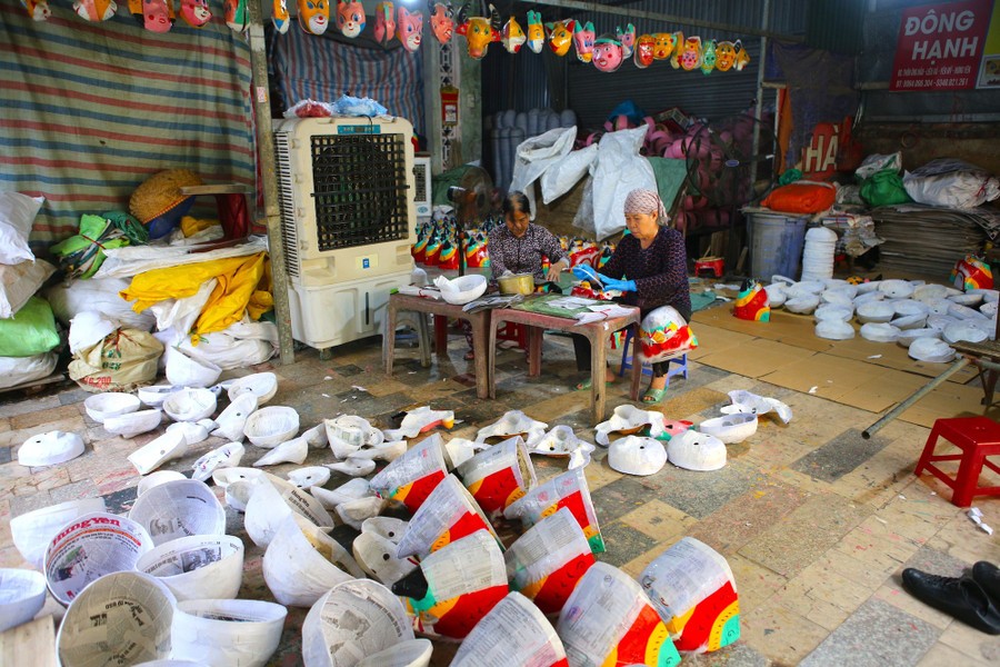 Làng Ông Hảo giữ hồn đồ chơi Trung thu truyền thống