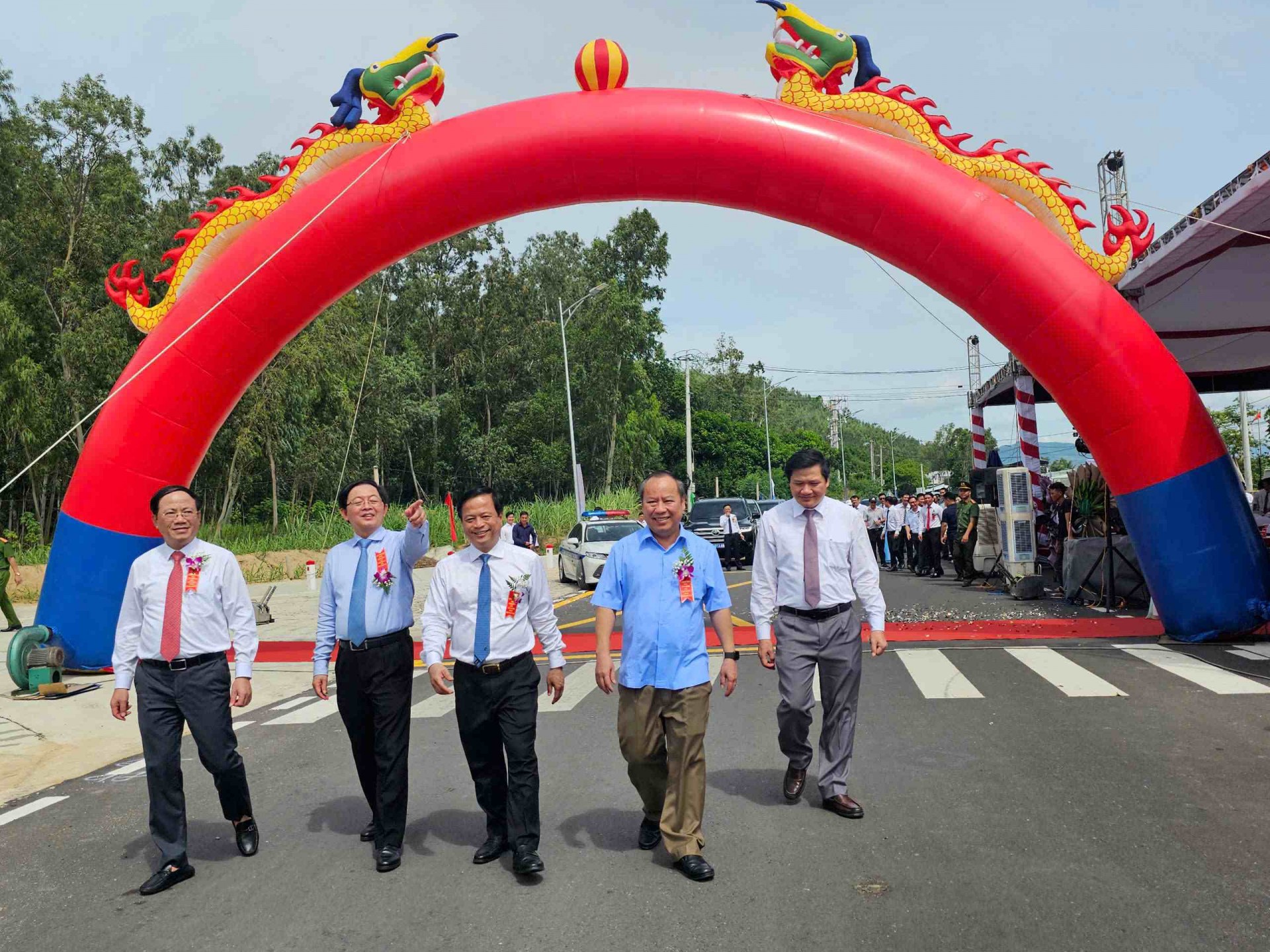 Gia Lai khánh thành hai công trình giao thông trọng điểm chào mừng Đại hội Đảng bộ tỉnh Gia Lai khánh thành hai công trình giao thông trọng điểm chào mừng Đại hội Đảng bộ tỉnh