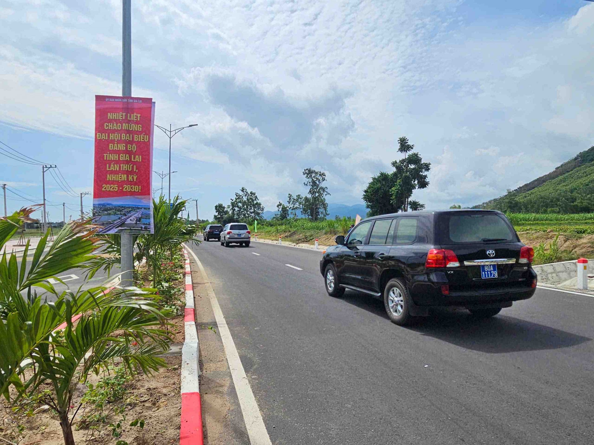 Gia Lai khánh thành hai công trình giao thông trọng điểm chào mừng Đại hội Đảng bộ tỉnh Gia Lai khánh thành hai công trình giao thông trọng điểm chào mừng Đại hội Đảng bộ tỉnh