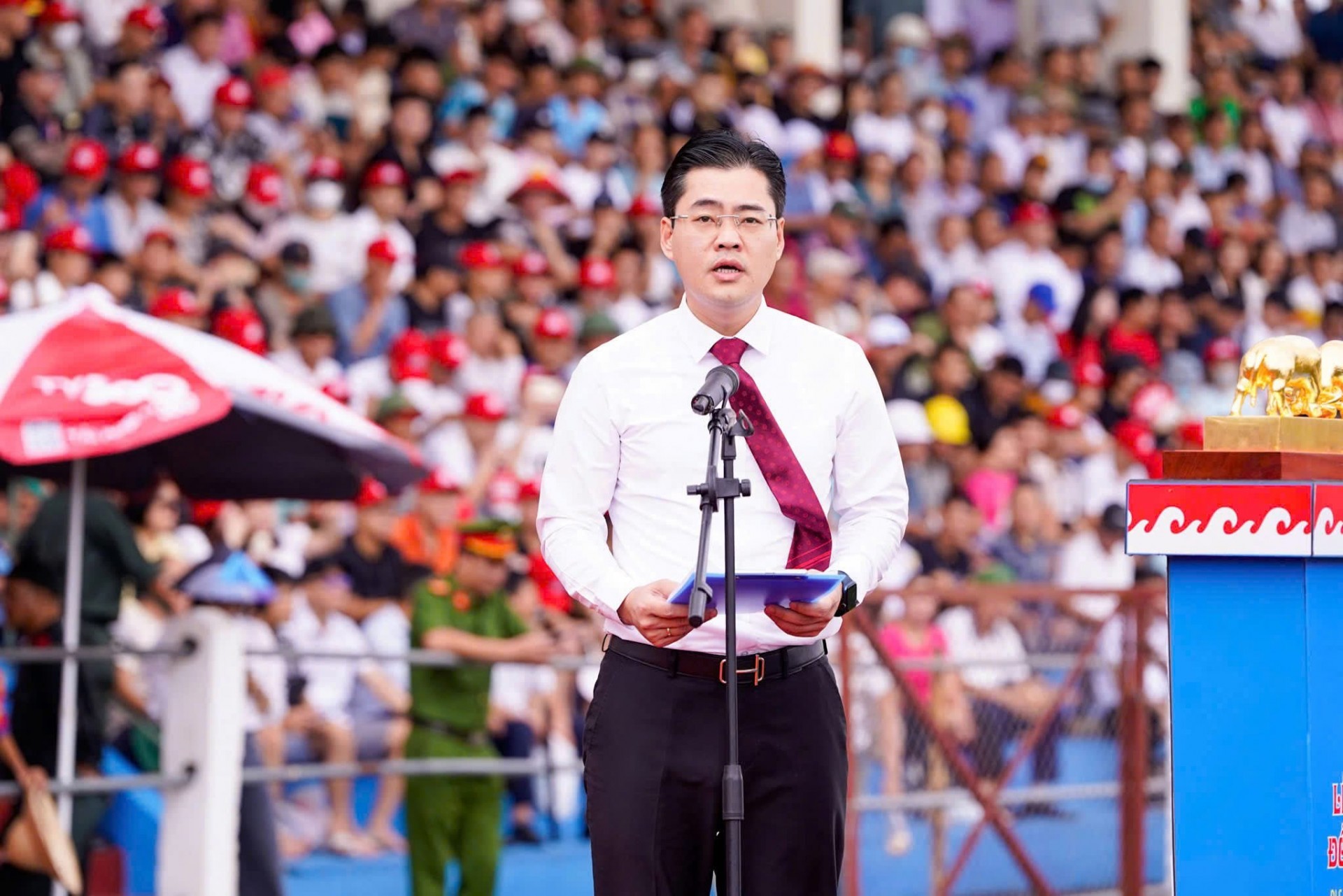 “Ông” trâu của Nghệ nhân dân gian Đinh Đình Phú giành ngôi vô địch tại Lễ hội chọi trâu Đồ Sơn năm 2025 “Ông” trâu của Nghệ nhân dân gian Đinh Đình Phú giành ngôi vô địch tại Lễ hội chọi trâu Đồ Sơn năm 2025