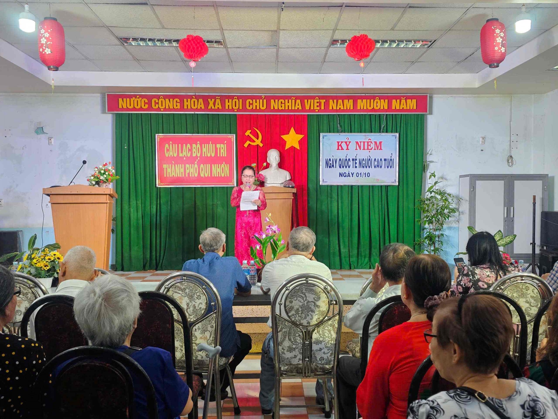 Câu lạc bộ Hưu trí Quy Nhơn chúc thọ hội viên nhân Ngày Quốc tế Người cao tuổi