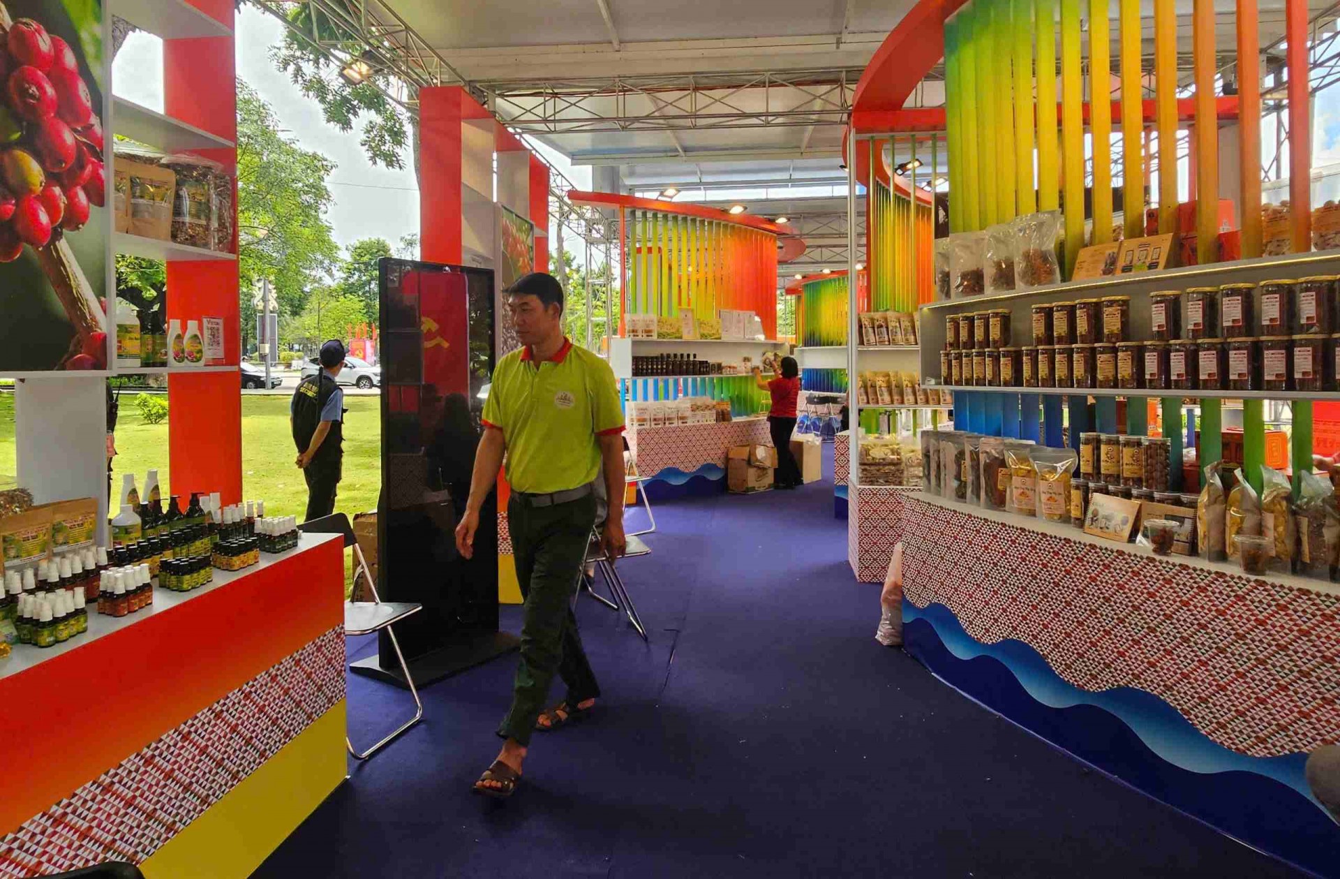 Triển lãm sản phẩm OCOP tạo điểm nhấn chào mừng Đại hội Đảng bộ tỉnh Gia Lai lần thứ I Triển lãm sản phẩm OCOP tạo điểm nhấn chào mừng Đại hội Đảng bộ tỉnh Gia Lai lần thứ I