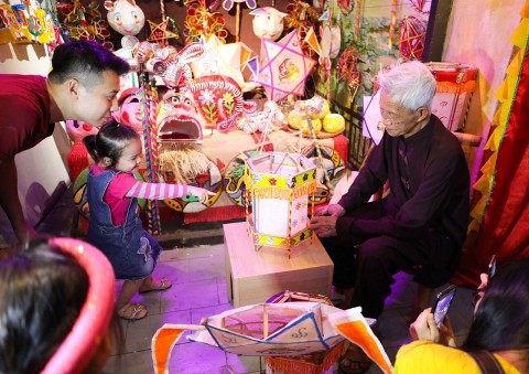 ha noi khai mac le hoi trung thu 2025 ron rang sac mau tuoi tho