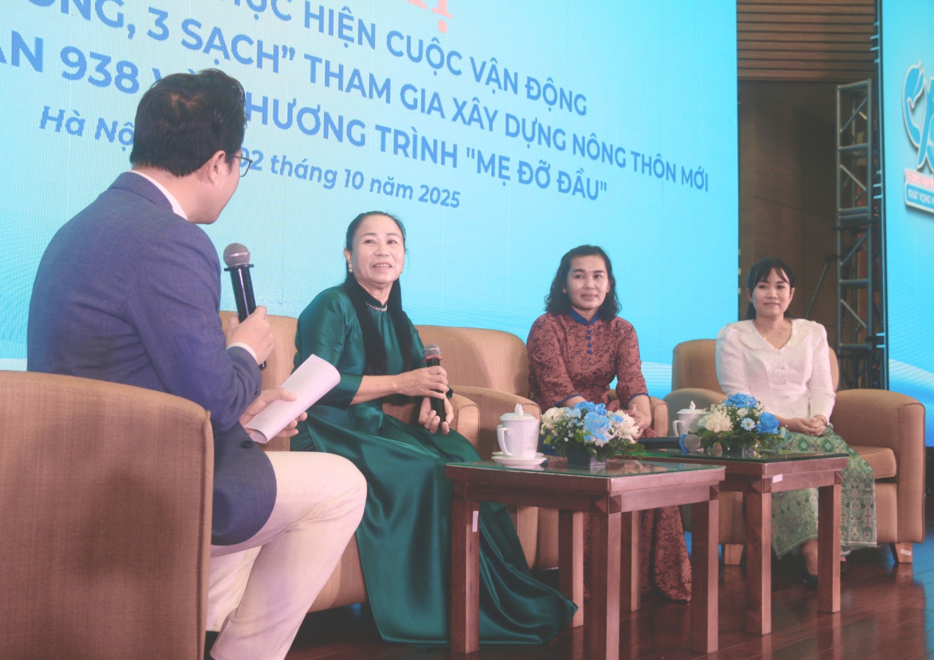 Chị Đặng Thị Đào, Chi hội trưởng Chi hội Phụ nữ thôn 3, xã Xuân Hồng, tỉnh Ninh B Chị Đặng Thị Đào, Chi hội trưởng Chi hội Phụ nữ thôn 3, xã Xuân Hồng, tỉnh Ninh B