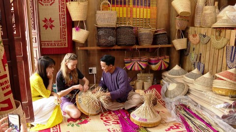 ninh binh bao ton va quang ba lang nghe truyen thong gan voi du lich
