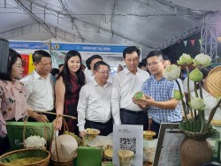 Đẩy mạnh quảng bá làng nghề gắn với du lịch