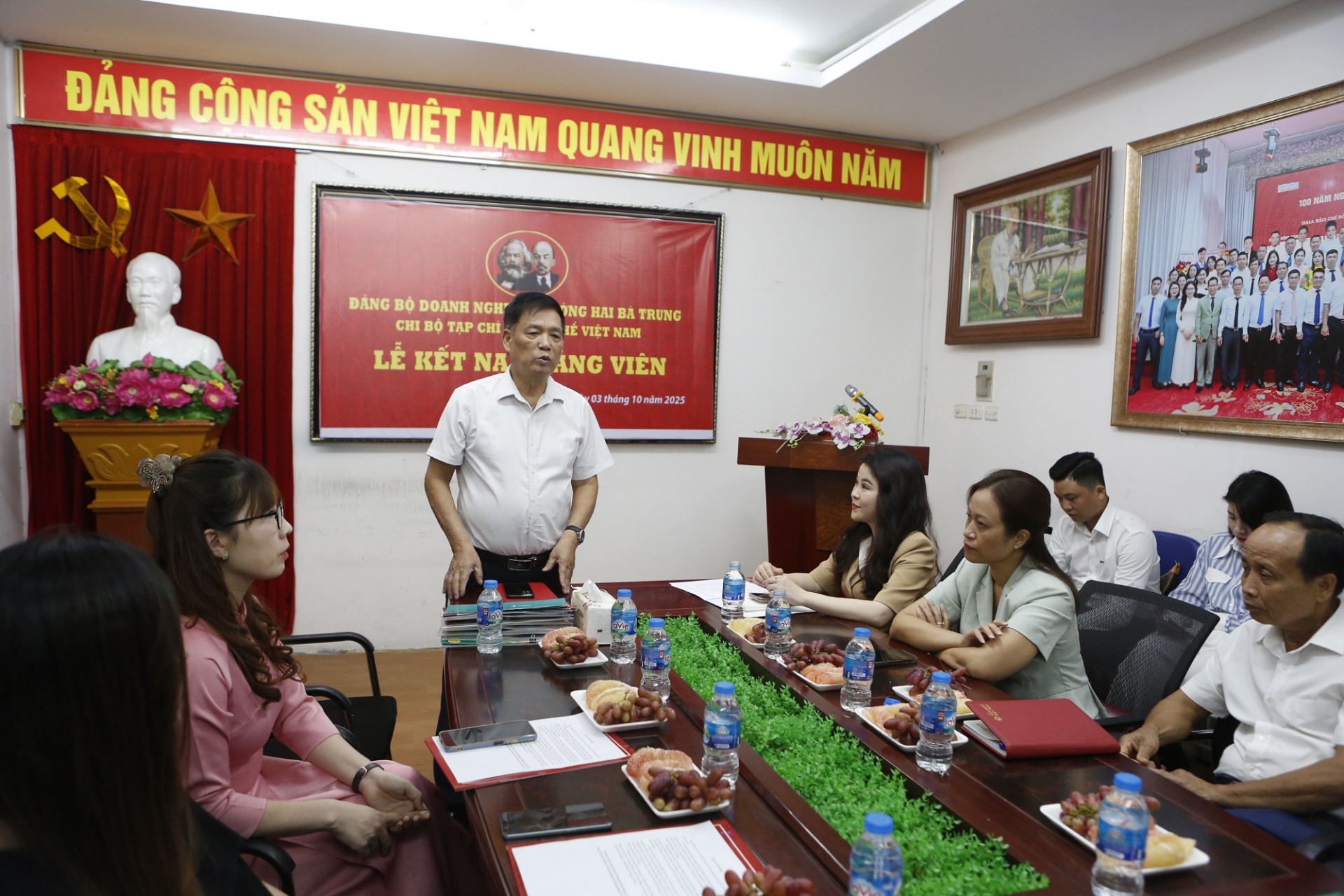 Tạp chí Làng nghề Việt Nam kết nạp 02 đảng viên mới